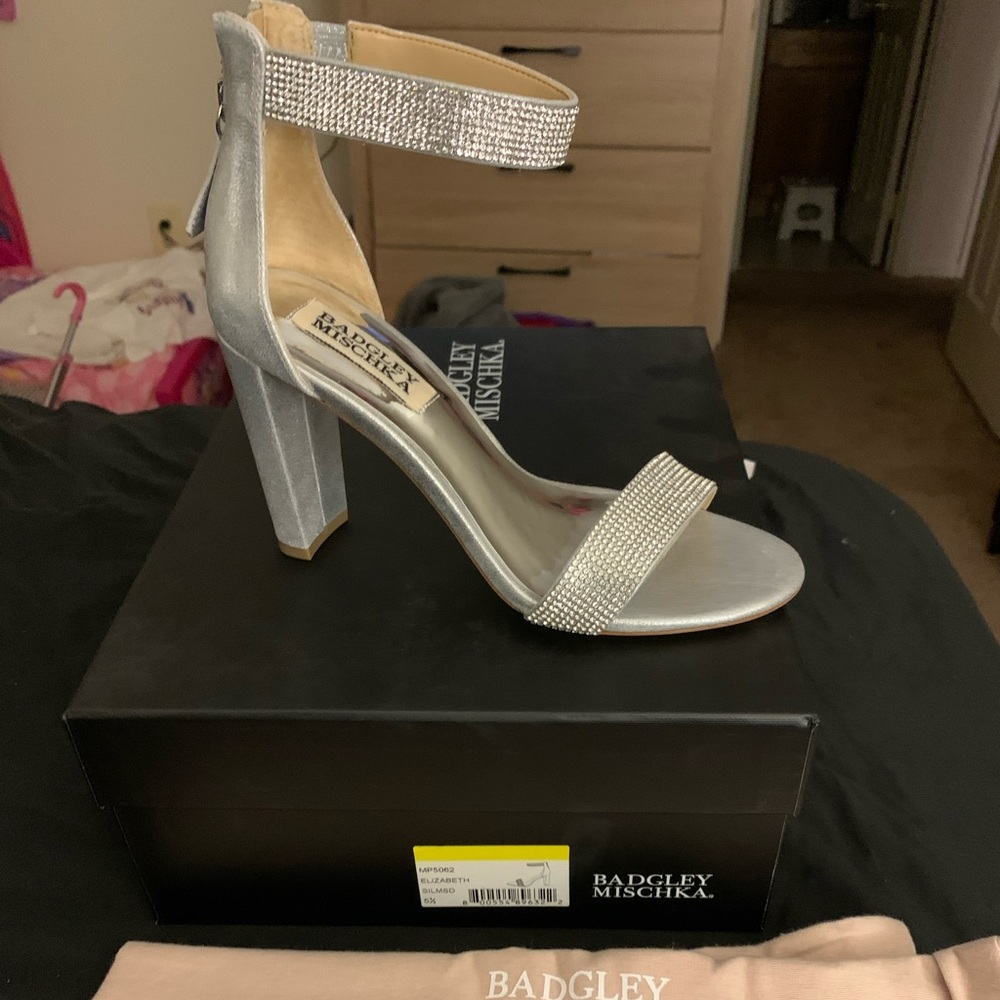 Badgley Mischka Elizabeth Sz 5.5 new